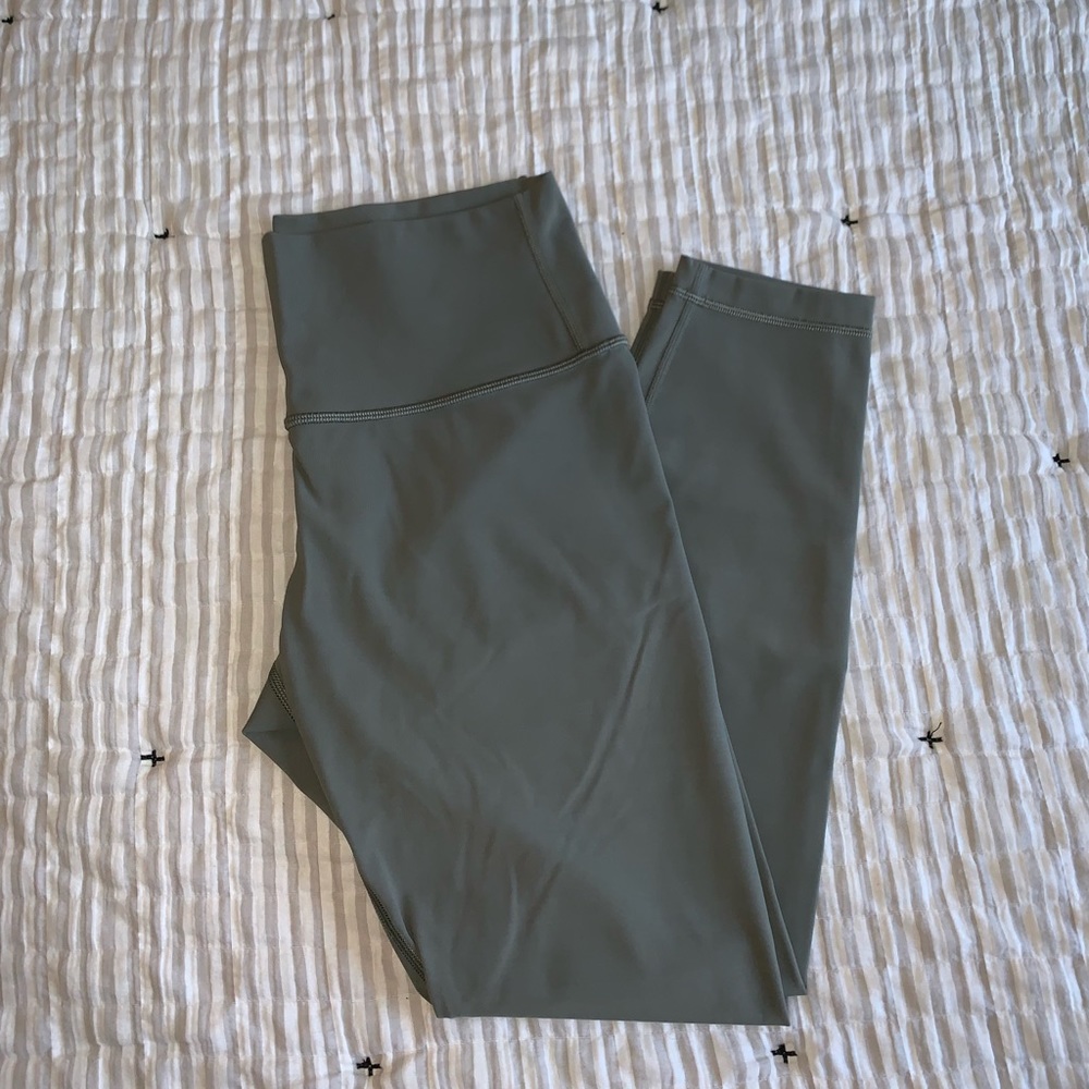 Lululemon Wunder Under 25”